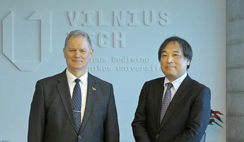 VILNIUS TECH lankėsi Japonijos Kobės universiteto profesorius dr. Hirotaka Suzuki